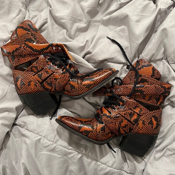 Chloe Rylee Boot - Picture 2 of 6